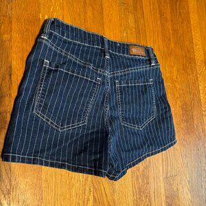 Shyanne Jean Shorts size 28